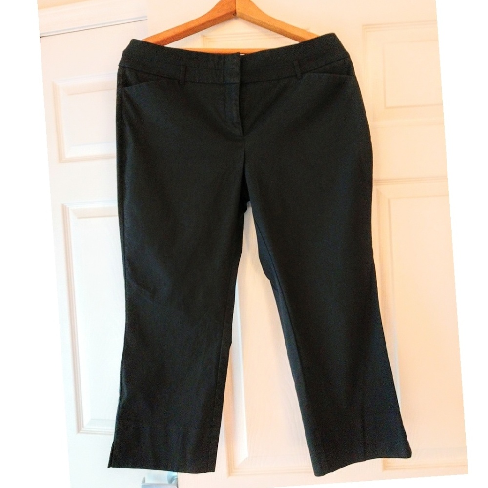 NY&Co Black Capris